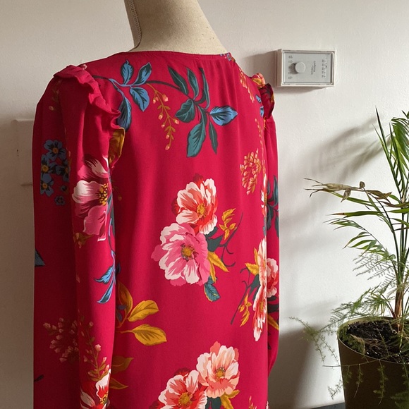 đź’•Loft floral print long sleeved top size XS - Picture 3 of 7